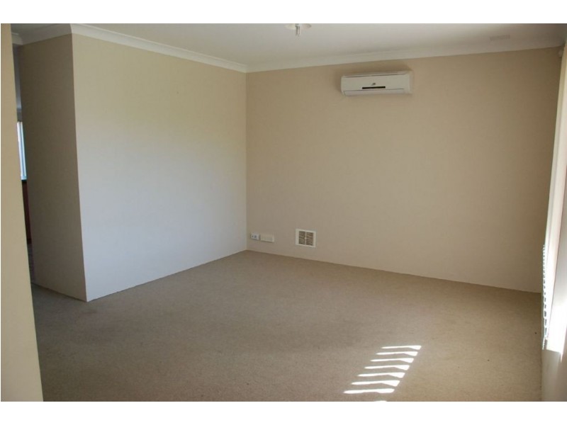 18 Pennine Pass, Merriwa WA 6030