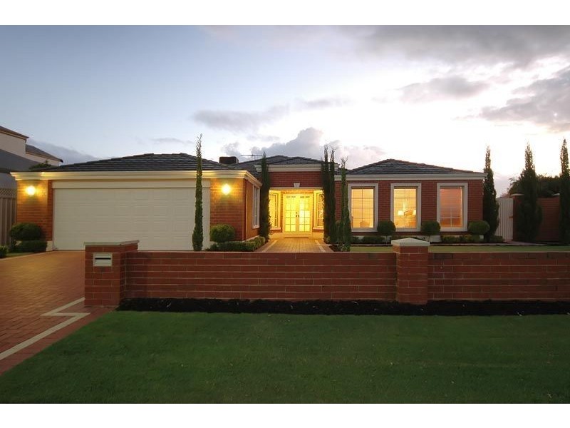 65 Roxburgh Circle, Kinross WA 6028