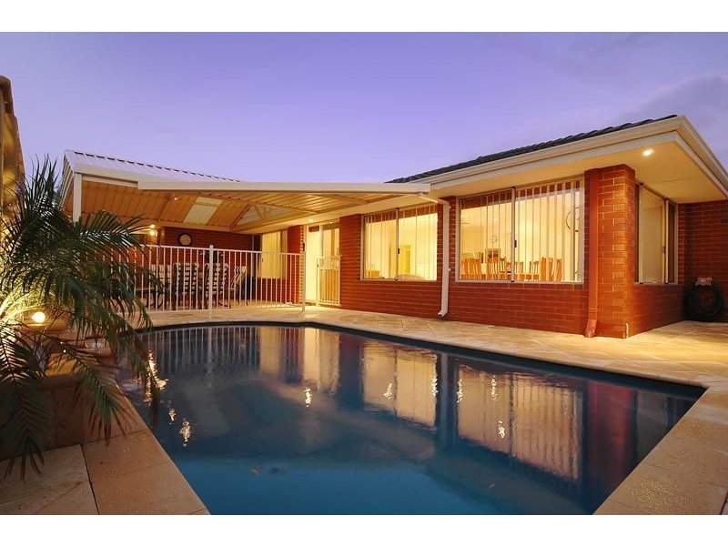 65 Roxburgh Circle, Kinross WA 6028