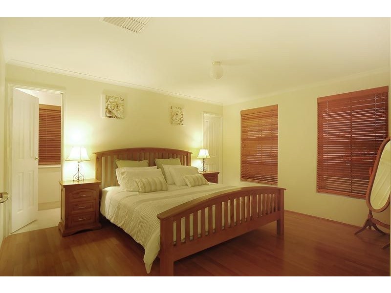 65 Roxburgh Circle, Kinross WA 6028