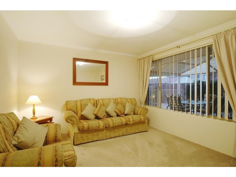 65 Roxburgh Circle, Kinross WA 6028