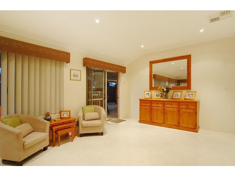 65 Roxburgh Circle, Kinross WA 6028