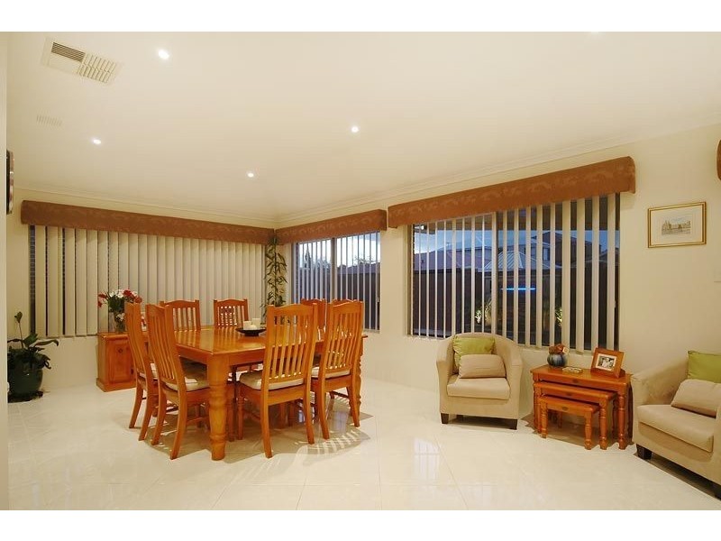 65 Roxburgh Circle, Kinross WA 6028