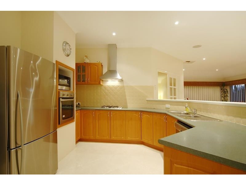 65 Roxburgh Circle, Kinross WA 6028