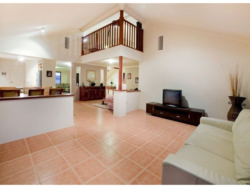 14 Cranston Loop, Kinross WA 6028