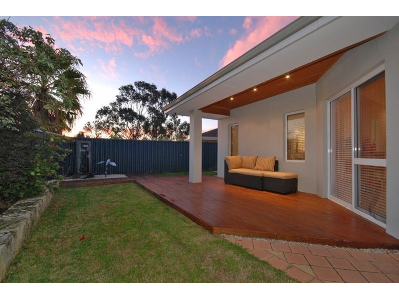6 Templar Place, Currambine WA 6028