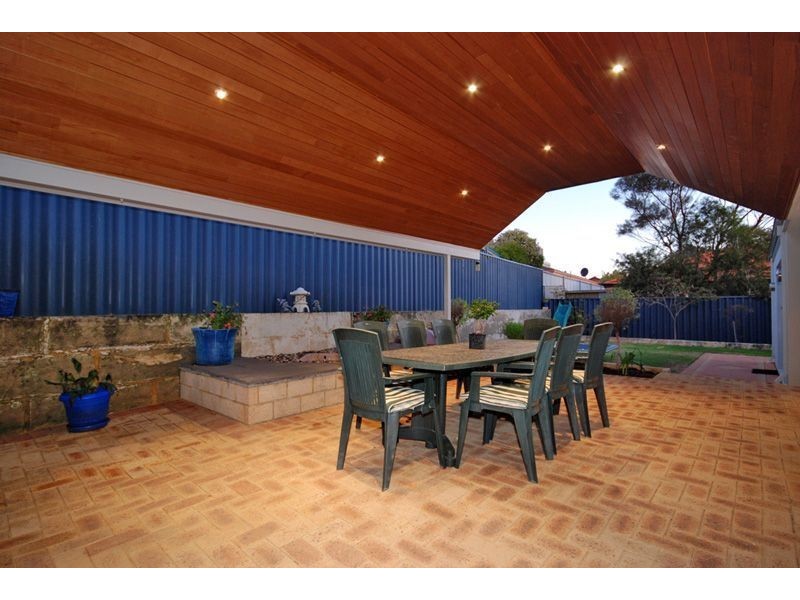 6 Templar Place, Currambine WA 6028