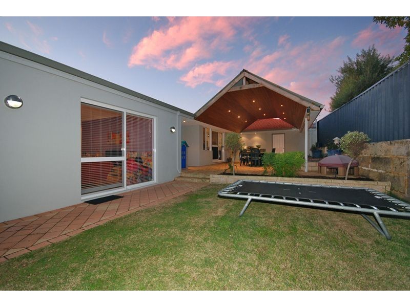 6 Templar Place, Currambine WA 6028