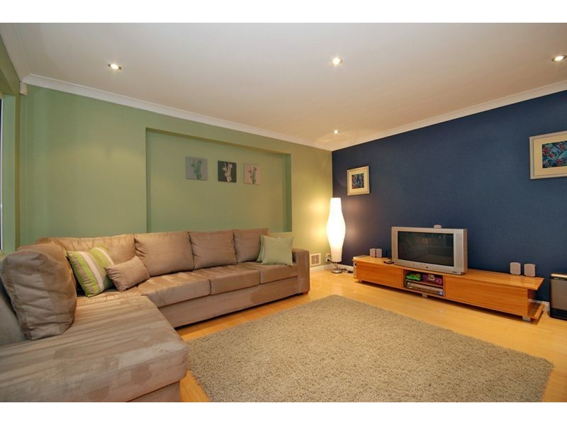 6 Templar Place, Currambine WA 6028