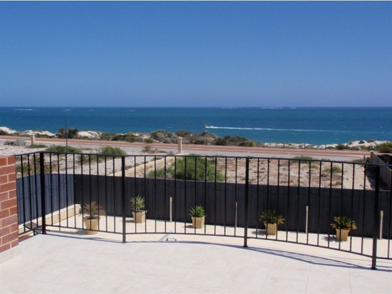 40 Dartmouth Circle, Quinns Rocks WA 6030