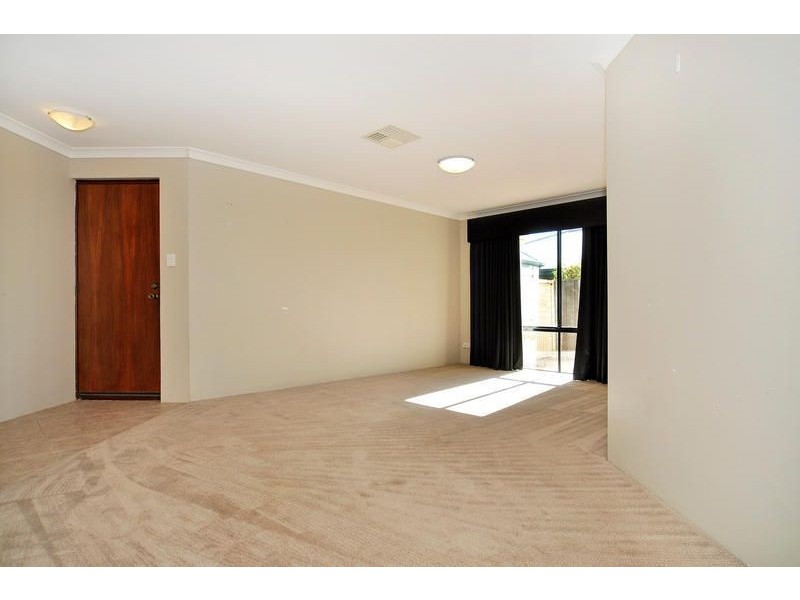 4 Lamas Grove, Landsdale WA 6065