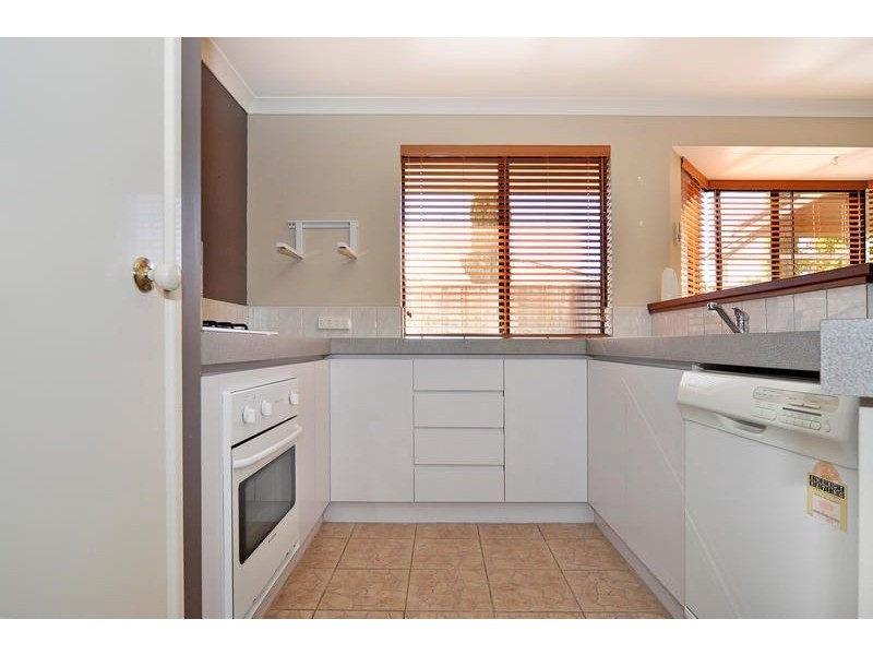 4 Lamas Grove, Landsdale WA 6065