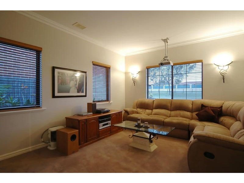25 Carlton Turn, Currambine WA 6028