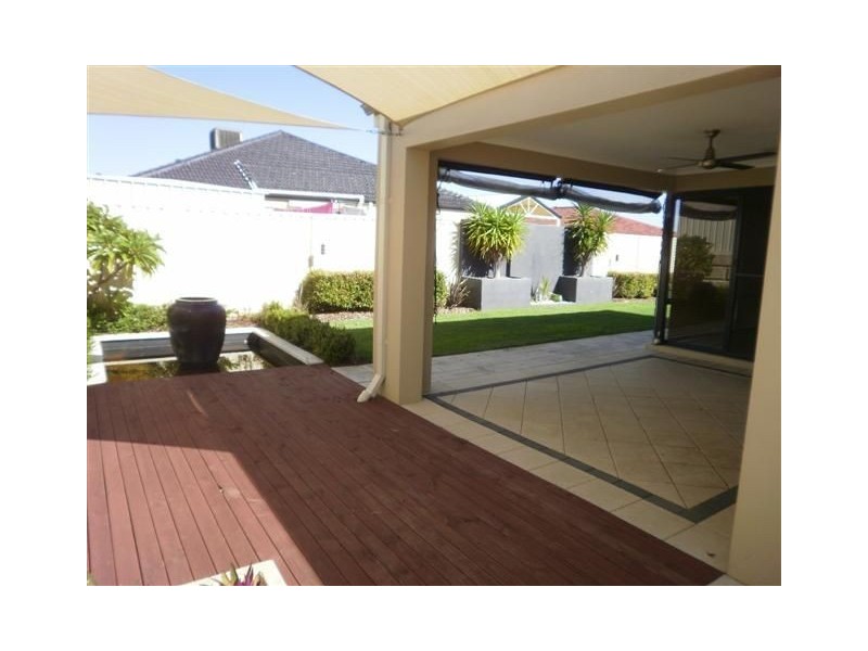 8 Arreton Way, Hocking WA 6065