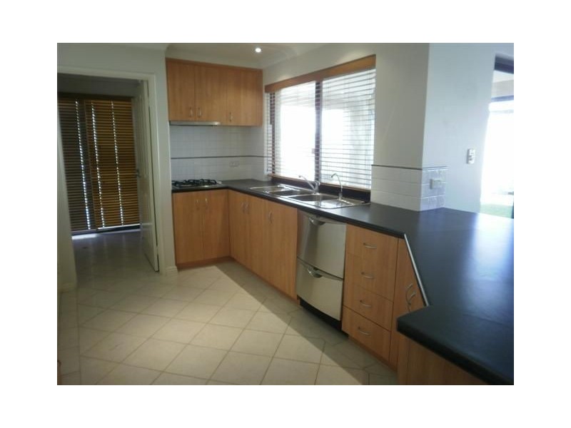 8 Arreton Way, Hocking WA 6065