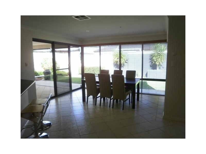 8 Arreton Way, Hocking WA 6065
