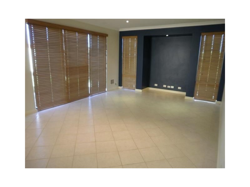 8 Arreton Way, Hocking WA 6065