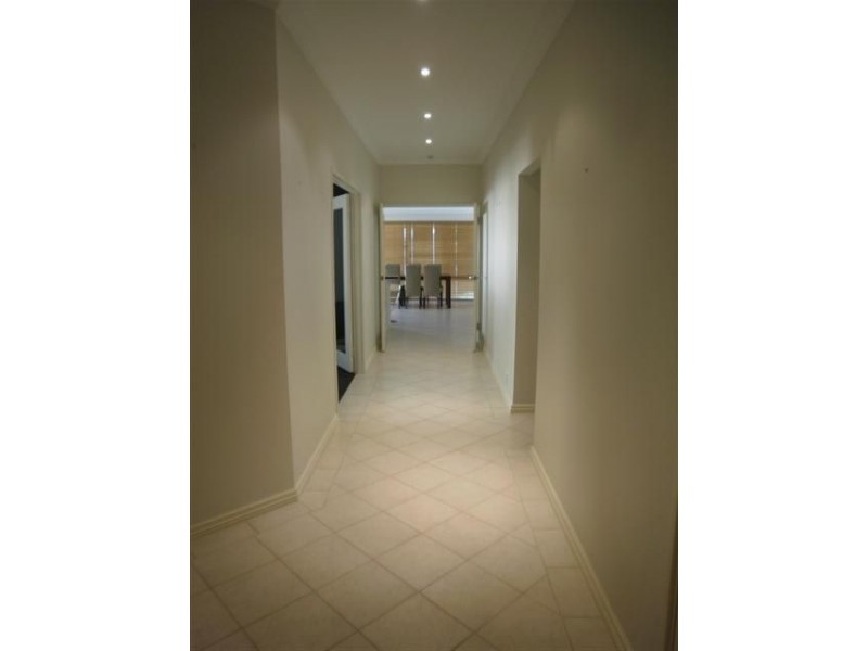 8 Arreton Way, Hocking WA 6065