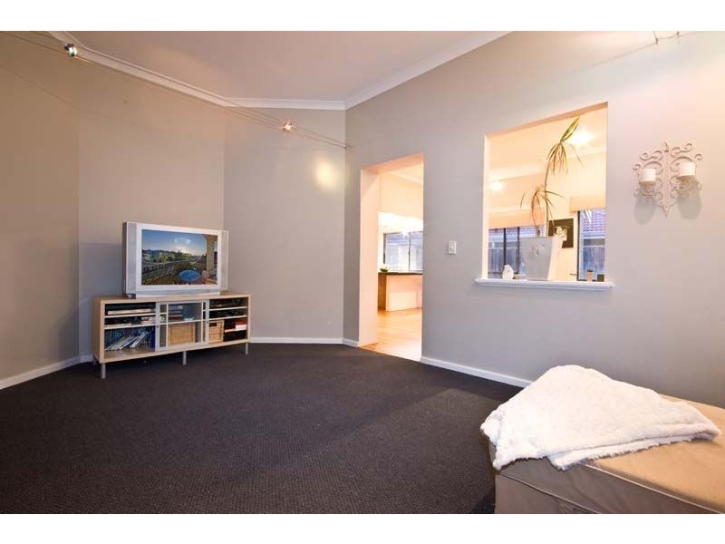 209 Flinders Avenue, Hillarys WA 6025