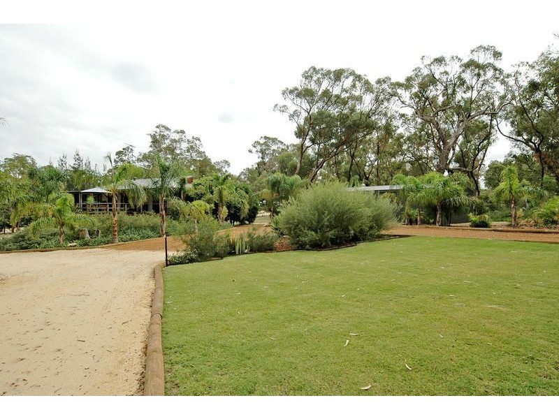 51 Emerald Drive, Carabooda WA 6033