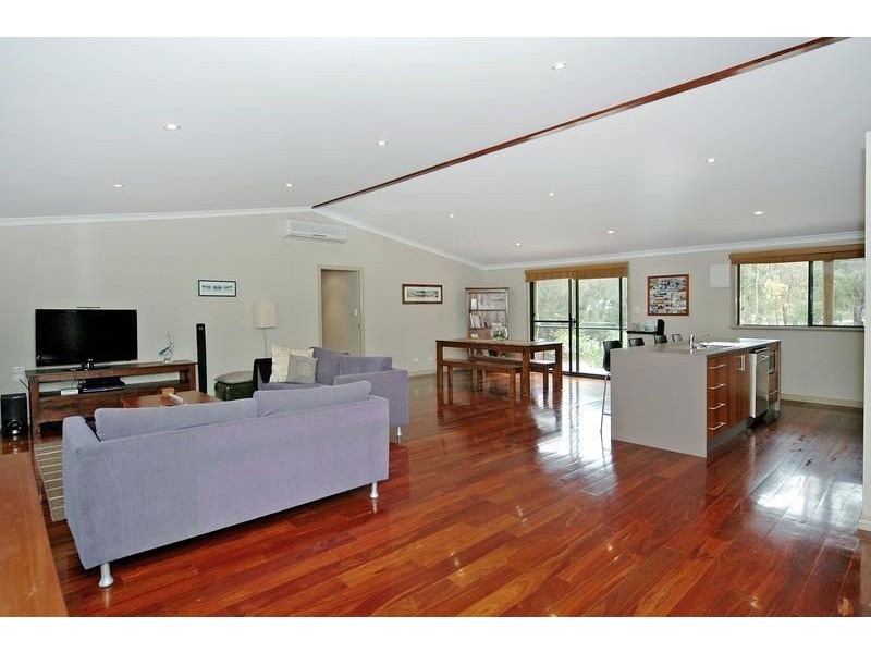 51 Emerald Drive, Carabooda WA 6033