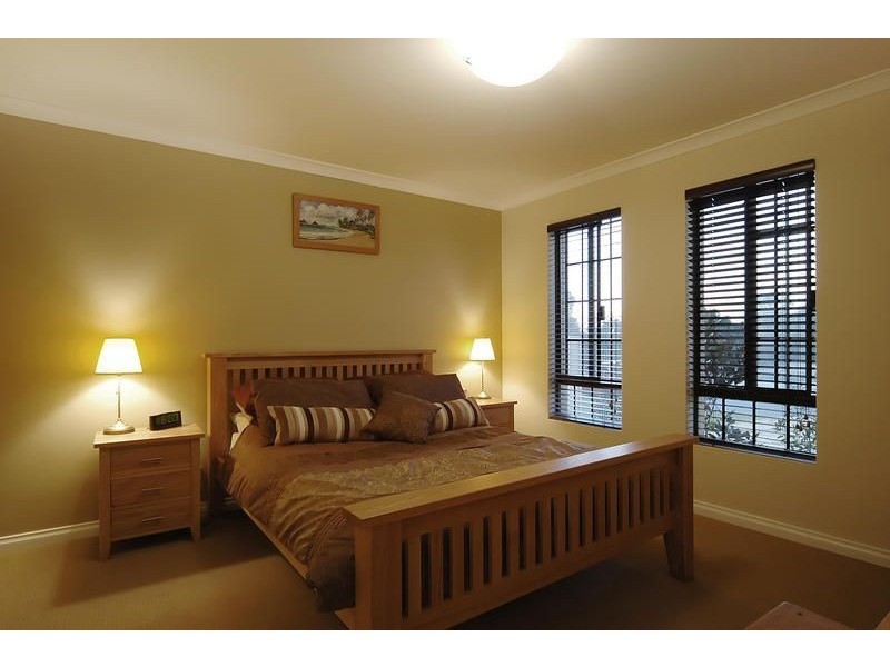 158 Golf Links Drive, Carramar WA 6031