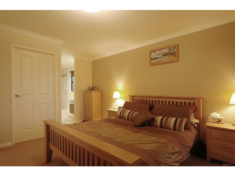 158 Golf Links Drive, Carramar WA 6031