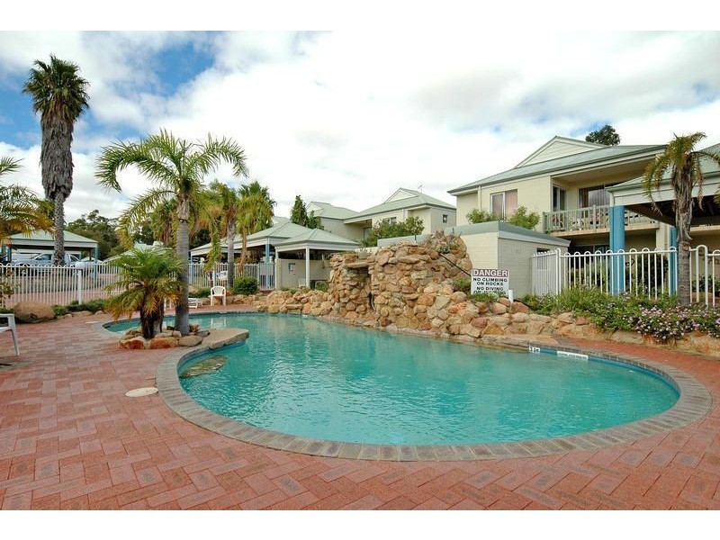 3/220 Fairway Circle, Connolly WA 6027