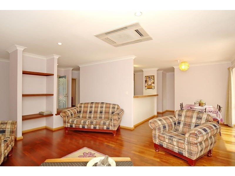 3/220 Fairway Circle, Connolly WA 6027