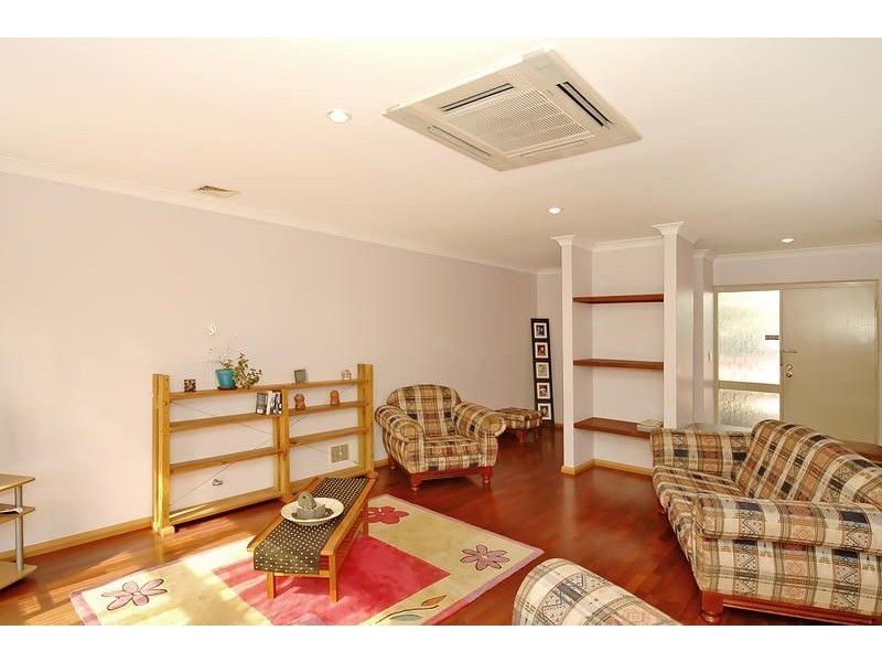 3/220 Fairway Circle, Connolly WA 6027