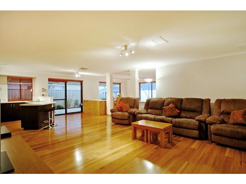 14 Coolidge Gardens, Tapping WA 6065
