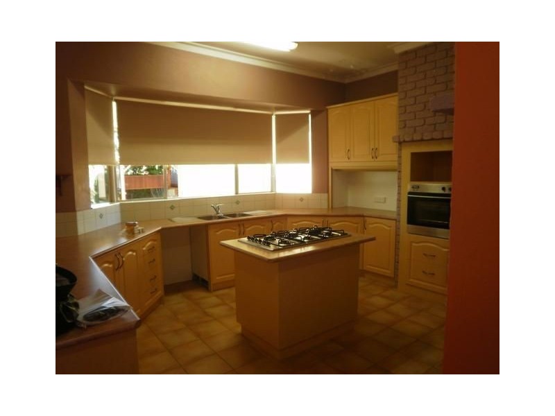 27 Pioneer Drive, Edgewater WA 6027