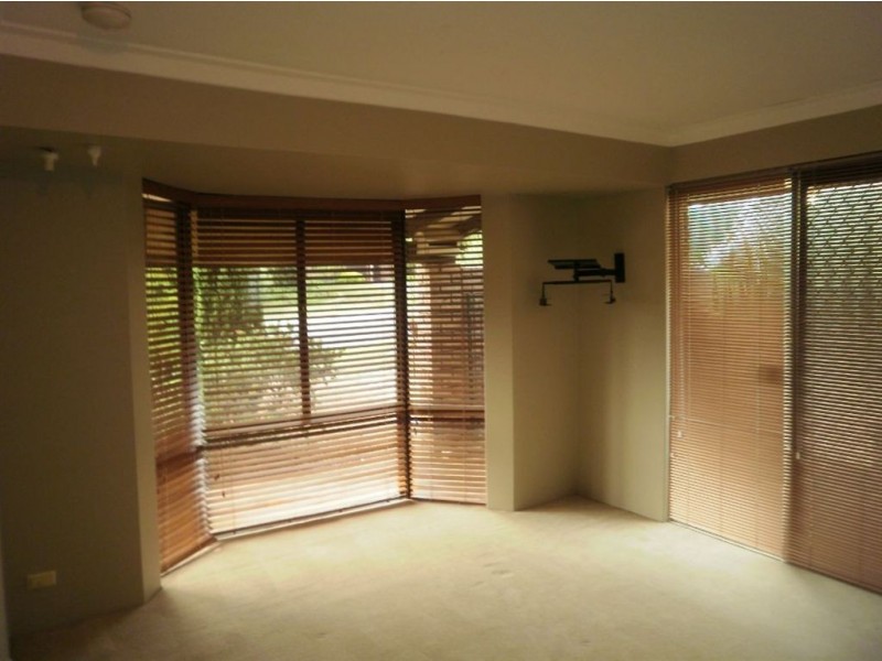 27 Pioneer Drive, Edgewater WA 6027