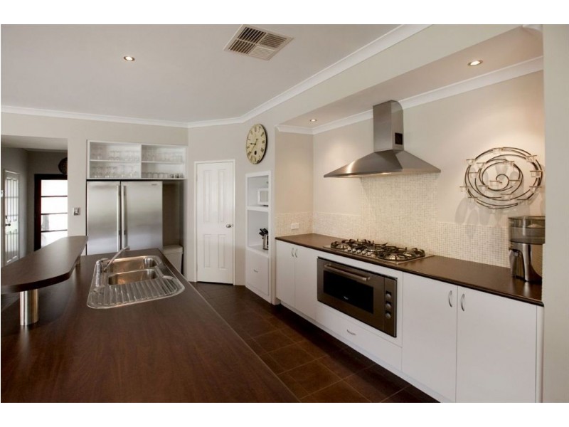 19 Ankuri Pass, Carramar WA 6031