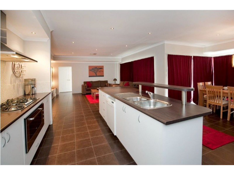 19 Ankuri Pass, Carramar WA 6031