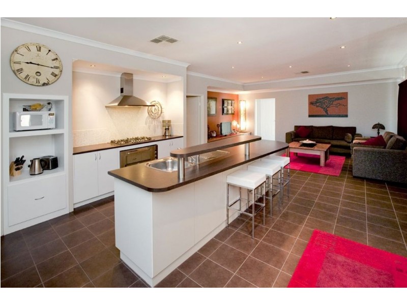 19 Ankuri Pass, Carramar WA 6031