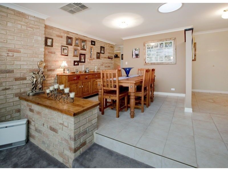 16 Camarino Drive, Woodvale WA 6026