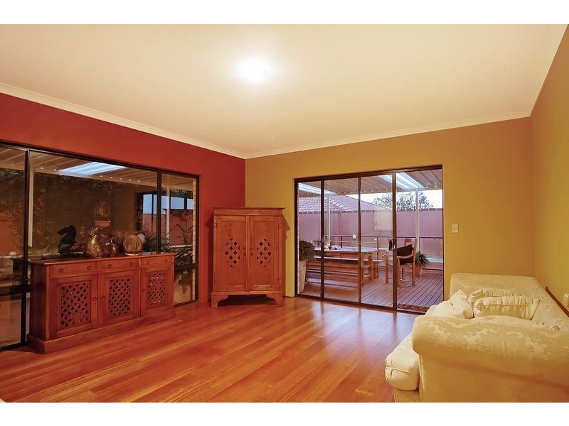 26 Regina Loop, Currambine WA 6028