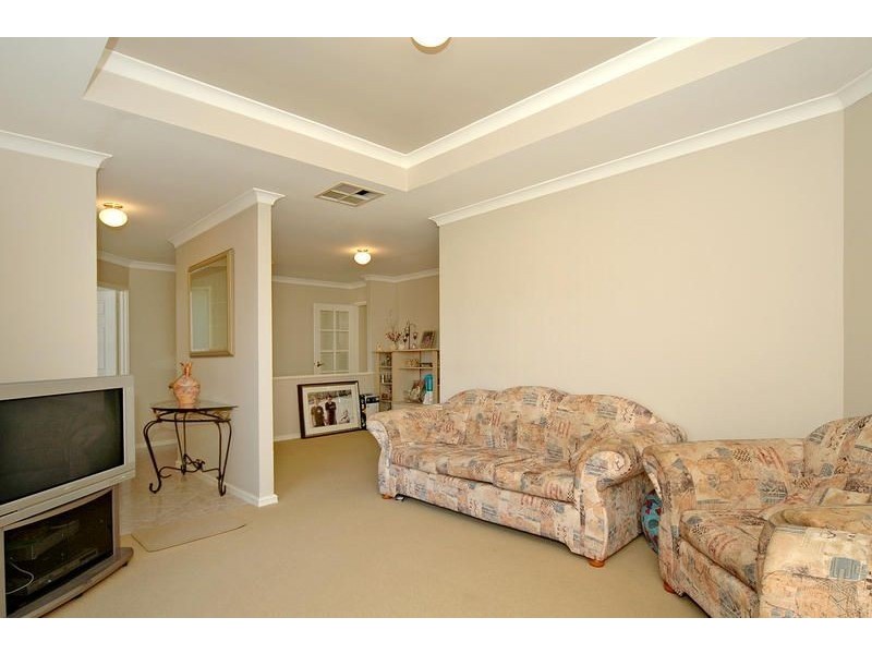 10 La Grange Loop, Currambine WA 6028