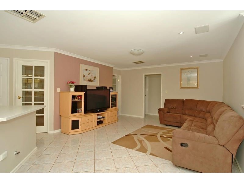 10 La Grange Loop, Currambine WA 6028