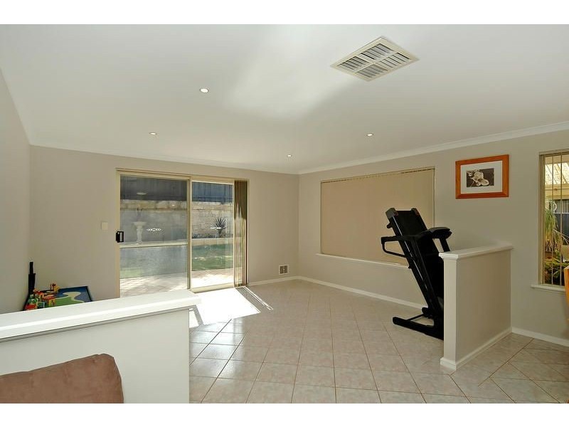 10 La Grange Loop, Currambine WA 6028