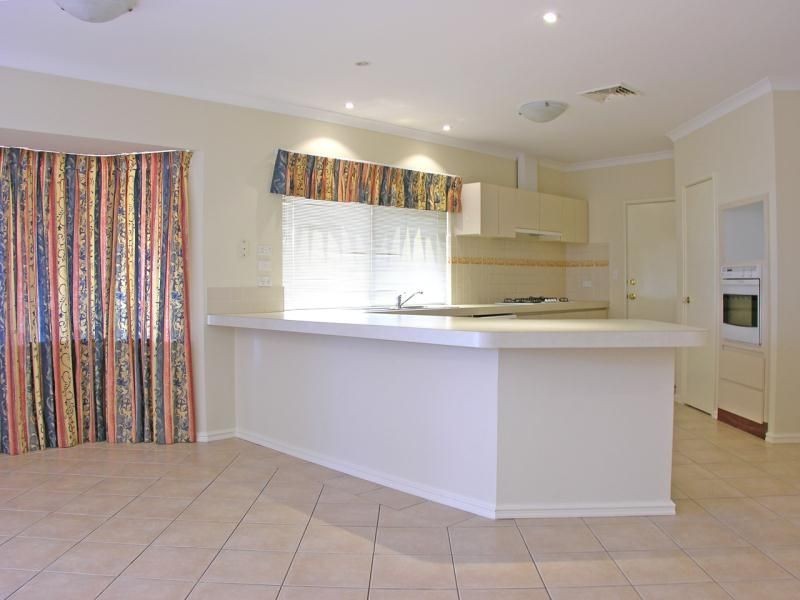 20 Roxburgh Street, Kinross WA 6028