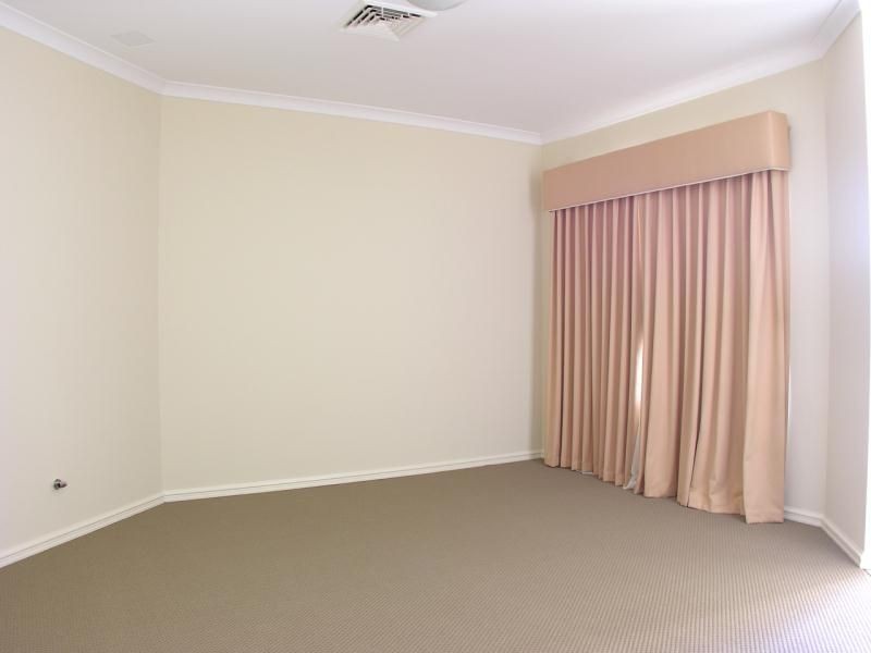 20 Roxburgh Street, Kinross WA 6028