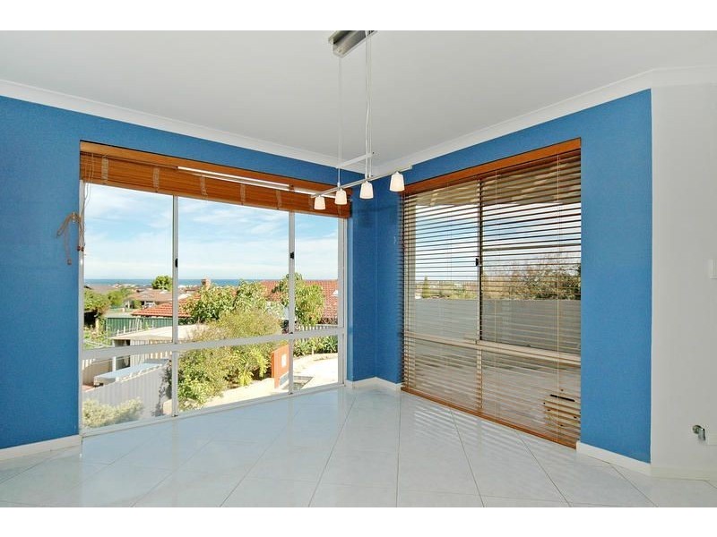 11 Tiller Road, Ocean Reef WA 6027