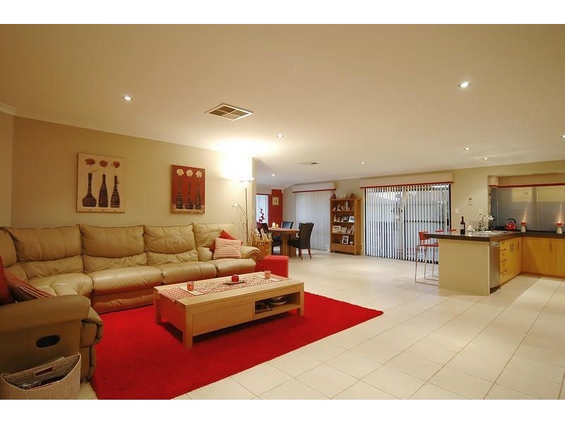 107 Clydebank Crescent, Kinross WA 6028