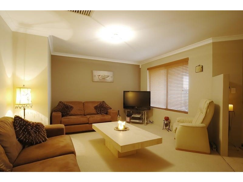 107 Clydebank Crescent, Kinross WA 6028