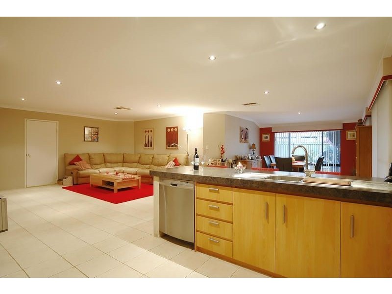 107 Clydebank Crescent, Kinross WA 6028