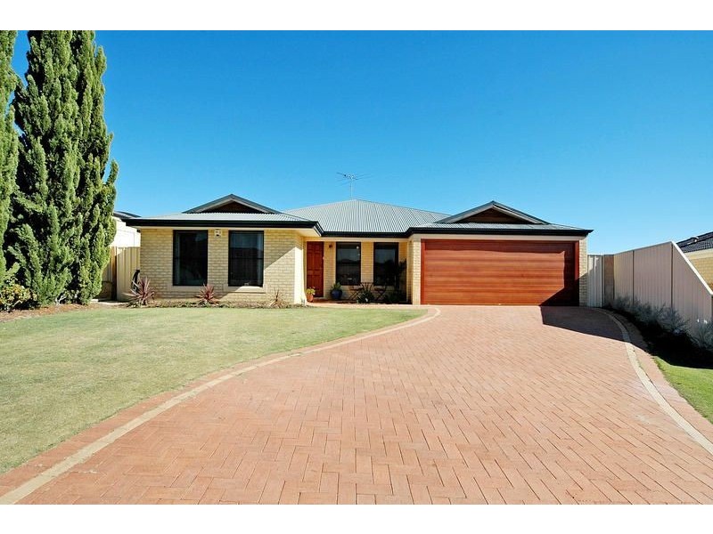 8 Annandale Circle, Kinross WA 6028