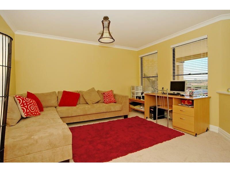 8 Annandale Circle, Kinross WA 6028