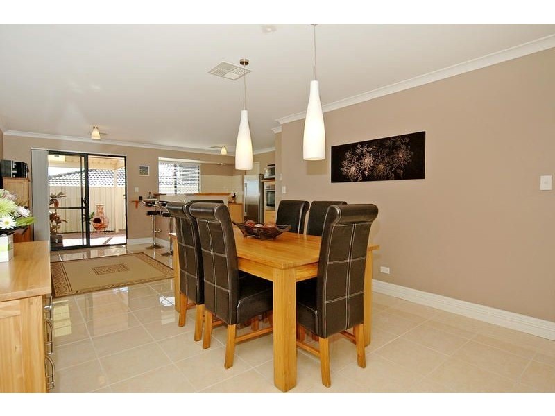 8 Annandale Circle, Kinross WA 6028